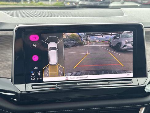 New 2026 Volkswagen Atlas SEL Premium R-Line AWD/4WD image 25