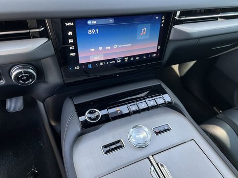 New 2025 Lincoln Navigator L Reserve w/ Jet Appearance Package image 17