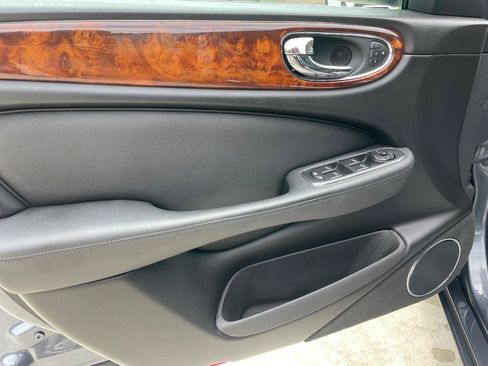 Used 2004 Jaguar XJ8 RWD image 13