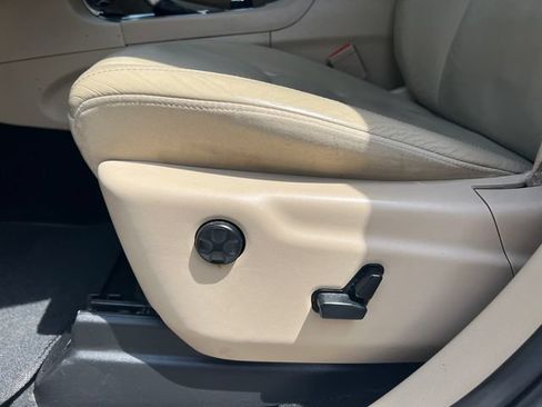 Used 2019 Jeep Grand Cherokee Limited AWD/4WD image 11