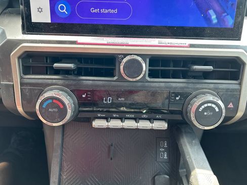 Used 2024 Toyota Tacoma TRD Sport AWD/4WD image 19