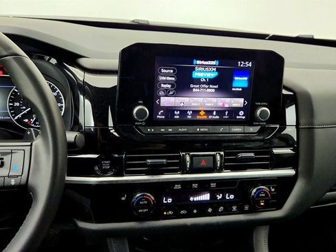 Used 2025 Nissan Pathfinder SV FWD image 15