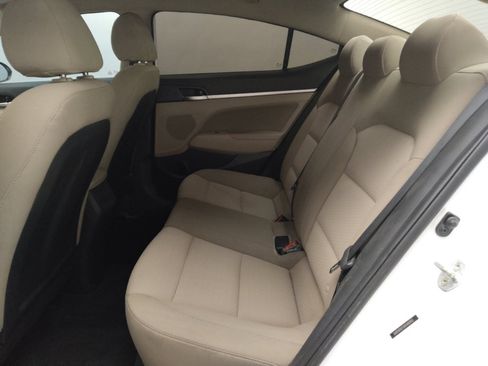 Used 2019 Hyundai Elantra SEL FWD image 18