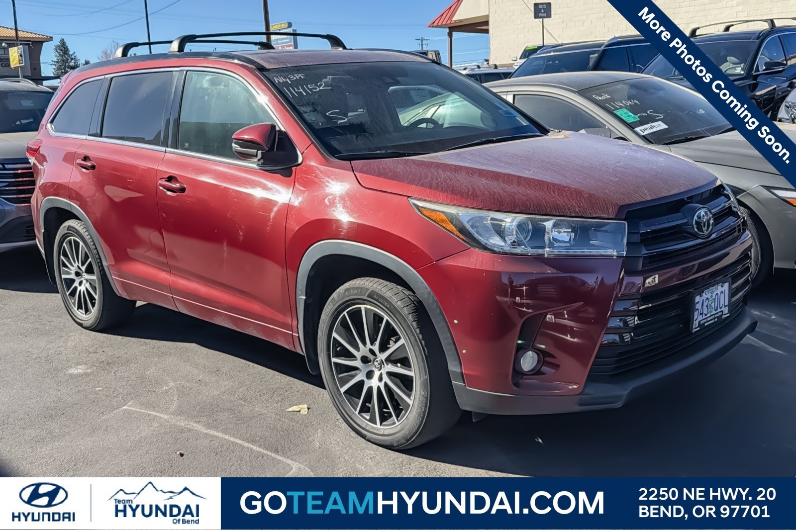 Used 2017 Toyota Highlander SE AWD/4WD image 1