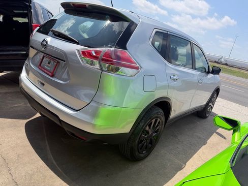 Used 2015 Nissan Rogue S AWD/4WD image 10