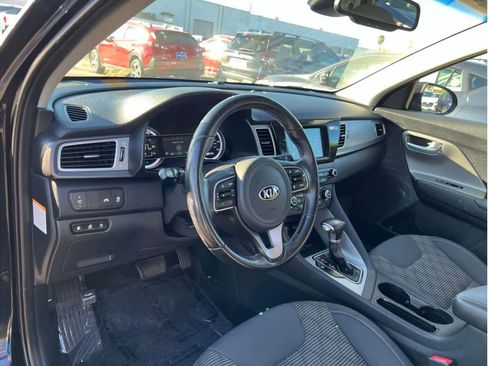 Used 2018 Kia Niro LX image 15