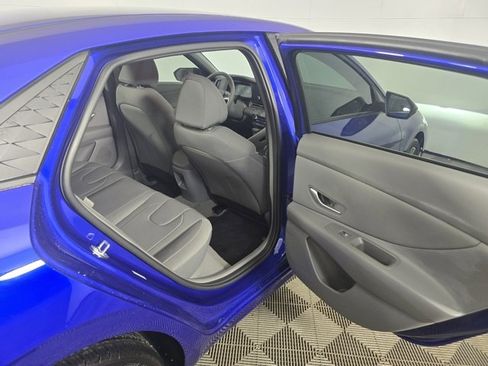 Used 2025 Hyundai Elantra Sport image 15