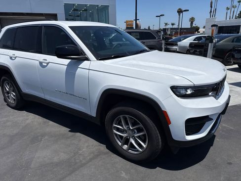 Used 2025 Jeep Grand Cherokee Laredo X RWD image 10