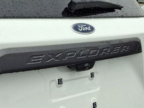 Certified 2024 Ford Explorer XLT w/ Equipment Group 202A image 31