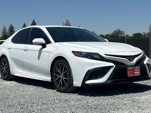 Used 2023 Toyota Camry SE w/ Convenience Package FWD image 10