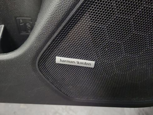 Used 2018 Subaru Outback 3.6R Touring image 21