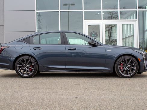 Used 2025 Cadillac CT5 V image 4