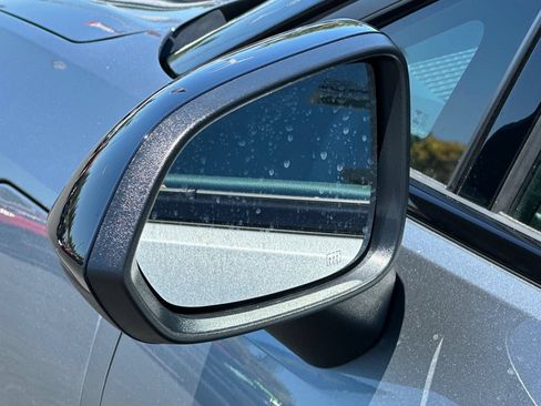 Used 2024 Chevrolet Equinox EV RS FWD image 50