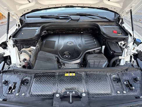 Used 2023 Mercedes-Benz GLS 450 4MATIC image 34