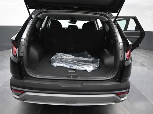 New 2026 Hyundai Tucson Blue SE FWD image 13
