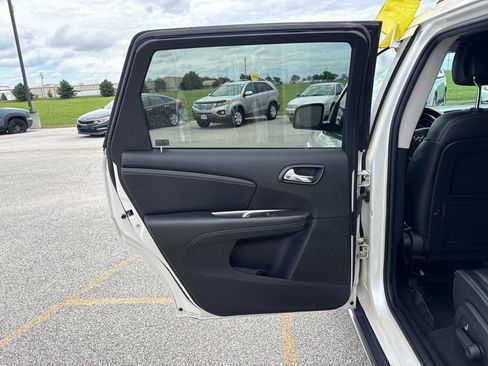 Used 2018 Dodge Journey Crossroad w/ Popular Equipment Group FWD image 19
