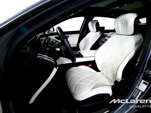 Used 2023 Mercedes-Benz Maybach S 680 4MATIC w/ Manufaktur Leather Package image 11