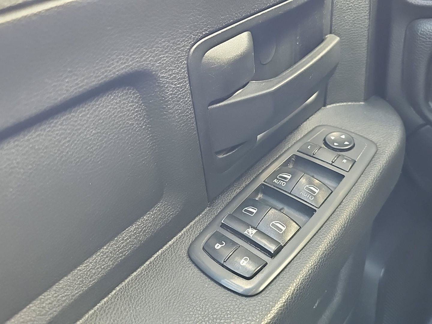 Used 2021 RAM 2500 Tradesman w/ Chrome Appearance Group AWD/4WD image 19