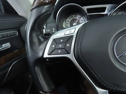 Used 2013 Mercedes-Benz SL 550 image 19