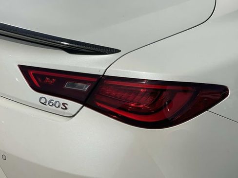 Used 2020 INFINITI Q60 Red Sport 400 RWD image 6