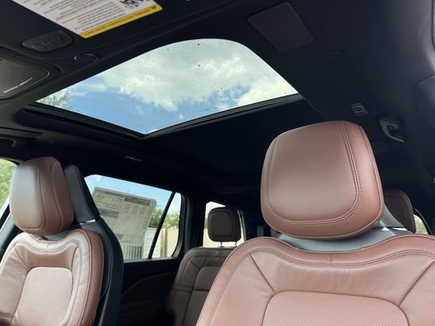 New 2025 Lincoln Aviator Reserve w/ Luxury Package image 25