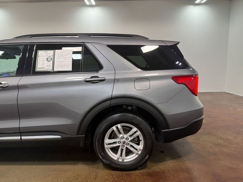 Used 2022 Ford Explorer XLT image 36