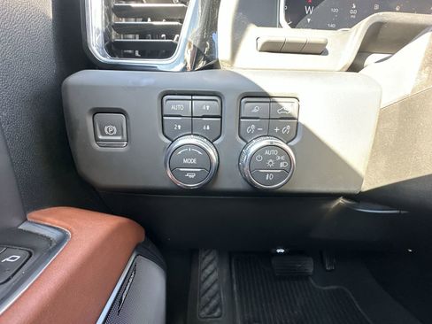 Used 2024 GMC Sierra 1500 Denali Ultimate image 18