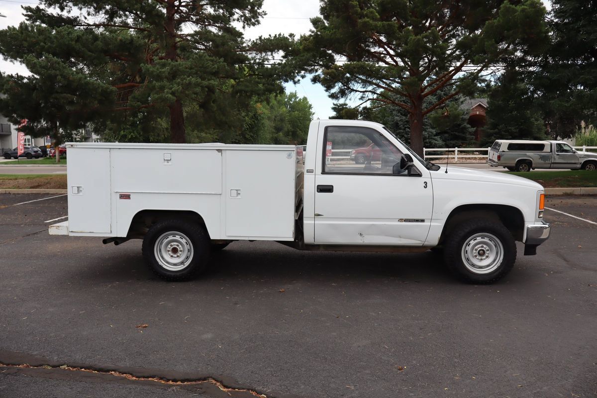Used 1988 Chevrolet Silverado 2500 4x4 Regular Cab image 3