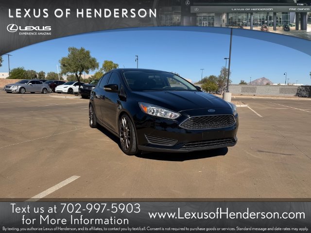 Used 2017 Ford Focus SE FWD image 1
