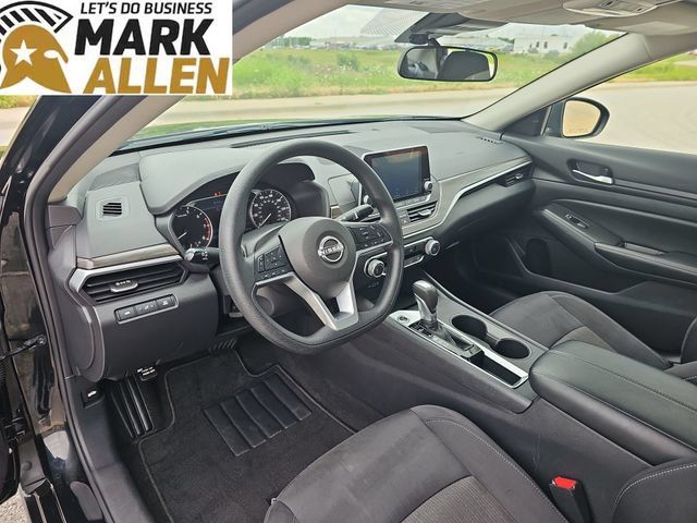 Used 2025 Nissan Altima 2.5 SV FWD image 10
