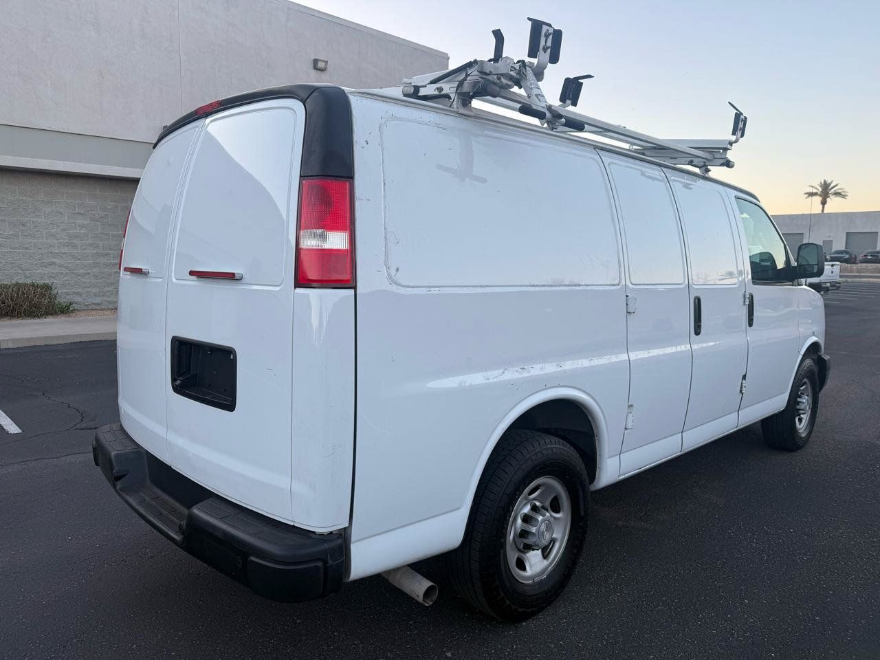 Used 2019 Chevrolet Express 2500 w/ Driver Convenience Package RWD image 3