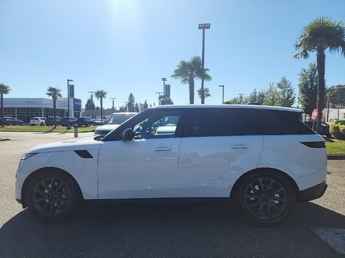 New 2026 Land Rover Range Rover Sport SE AWD/4WD image 2