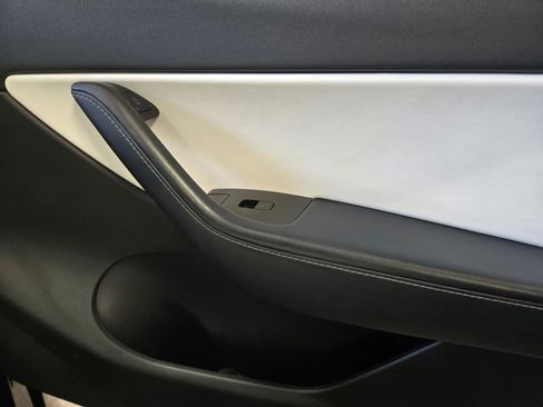 Used 2021 Tesla Model Y Long Range image 6