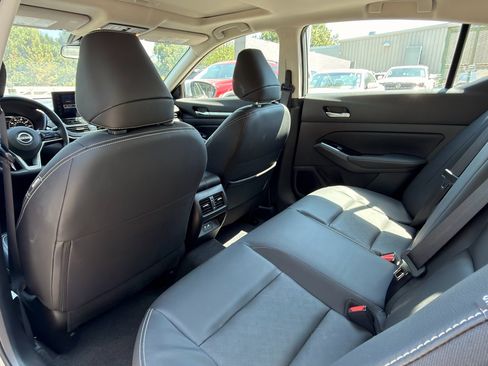 Used 2025 Nissan Altima 2.5 SL FWD image 21