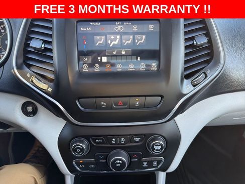 Used 2021 Jeep Cherokee Latitude Plus w/ Sun & Sound Group image 19