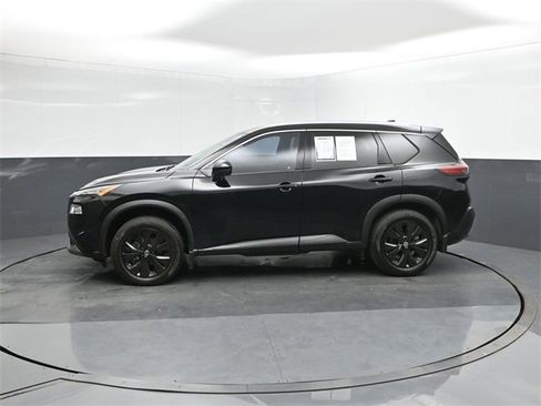 Certified 2021 Nissan Rogue SV w/ Premium Package image 17