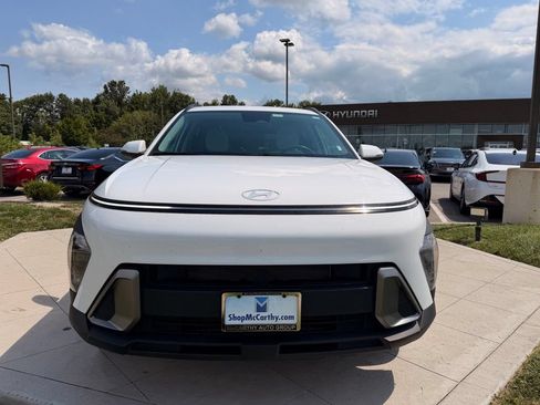 Used 2025 Hyundai Kona SEL AWD/4WD image 12