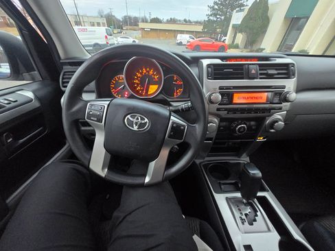 Used 2011 Toyota 4Runner Trail image 17
