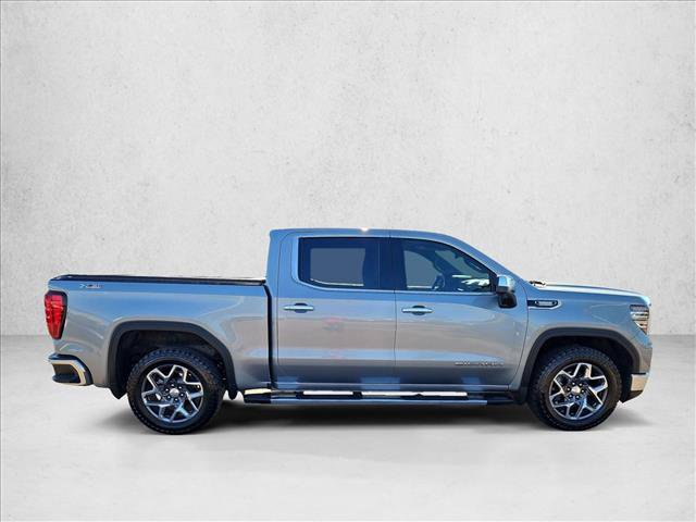 Used 2023 GMC Sierra 1500 SLT w/ SLT Premium Package AWD/4WD image 4