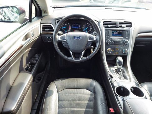 Used 2013 Ford Fusion SE FWD image 10