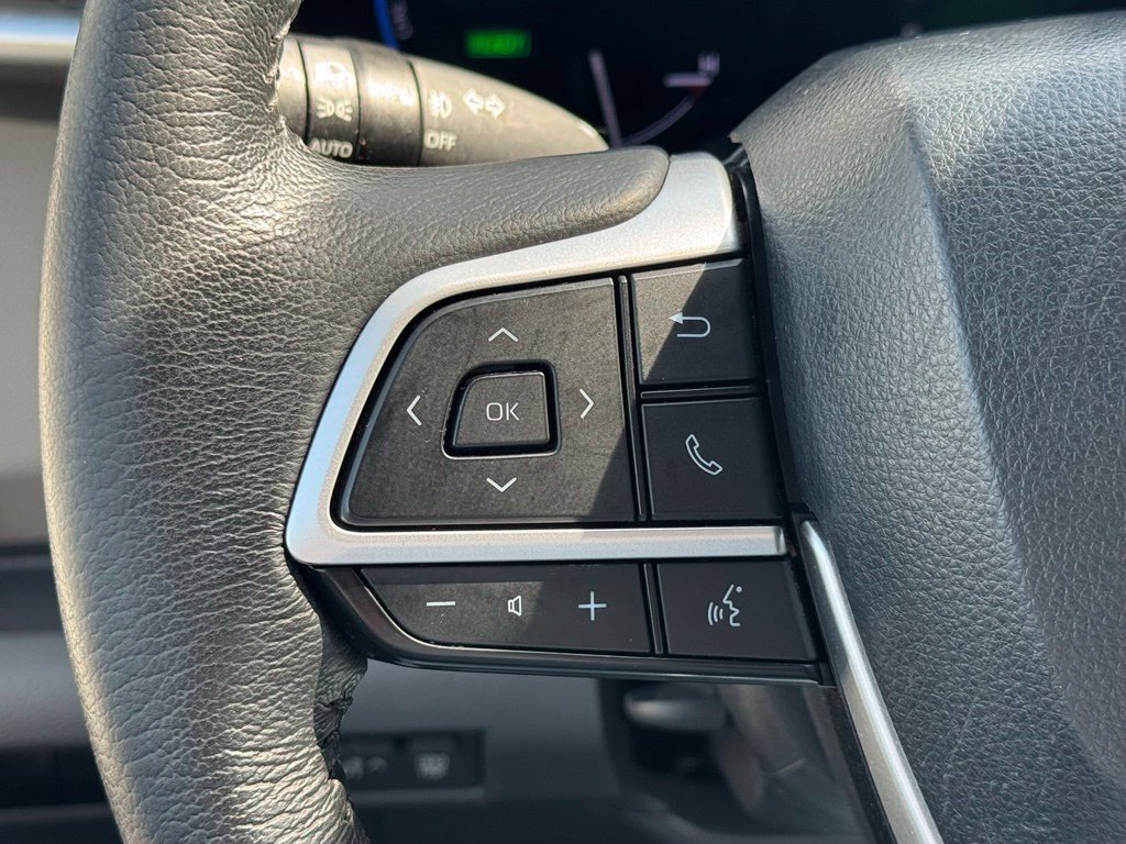 Used 2024 Toyota Sienna XLE FWD image 27