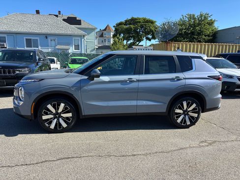 New 2026 Mitsubishi Outlander SE AWD/4WD image 2