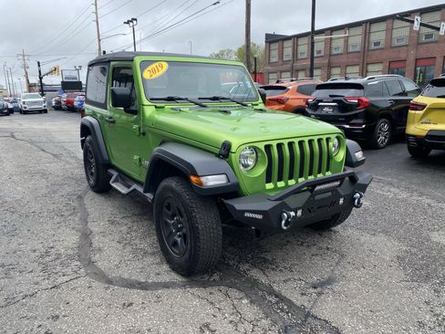 Used 2019 Jeep Wrangler Sport AWD/4WD image 6