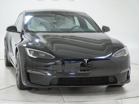 Used 2023 Tesla Model S Plaid image 18