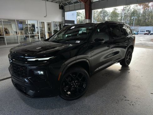 Used 2024 Chevrolet Traverse RS w/ LPO, Floor Liner Package image 7