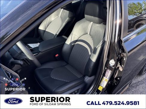 Used 2024 Toyota Camry SE FWD image 17