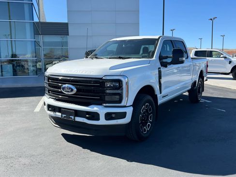 Used 2025 Ford F350 Platinum image 2