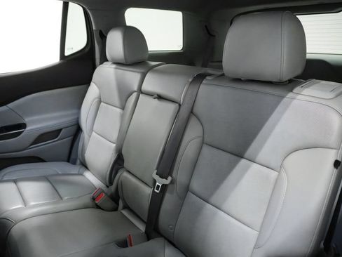 Used 2023 GMC Acadia SLT AWD/4WD image 16