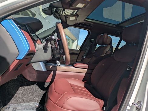 New 2025 Land Rover Range Rover Autobiography image 17