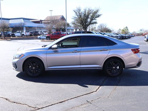 Used 2024 Volkswagen Jetta SE image 29